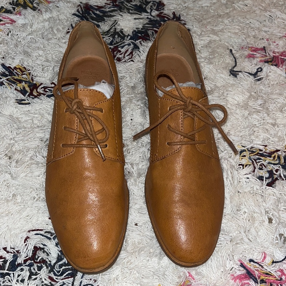 **Brand new in box** Frye Piper Oxford